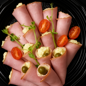 Рулеты из ветчины с сыром и чесноком ,18 шт (700 г)