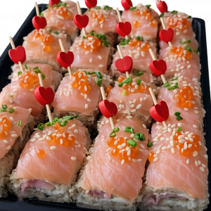 Аппетайзеры с лососем и икрой форели  16шт(480г)