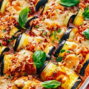 Baklažaanirullid hakklihaga tomatikastmes ja parmesaniga 15 tk(1.5 kg)